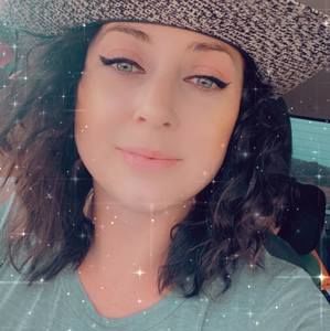 Meet your Posher, Desiree